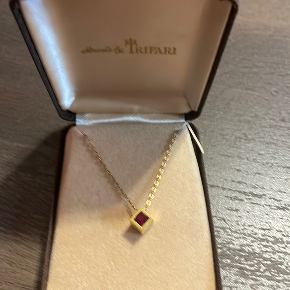 Crown Jewels by TRIFARI Vtg Gold Tone Red Stone Necklace